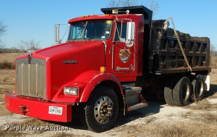image for item DI8648 2001 Kenworth T800  dump truck