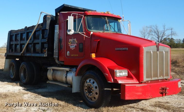 image for item DI8648 2001 Kenworth T800  dump truck