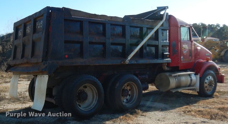 image for item DI8648 2001 Kenworth T800  dump truck