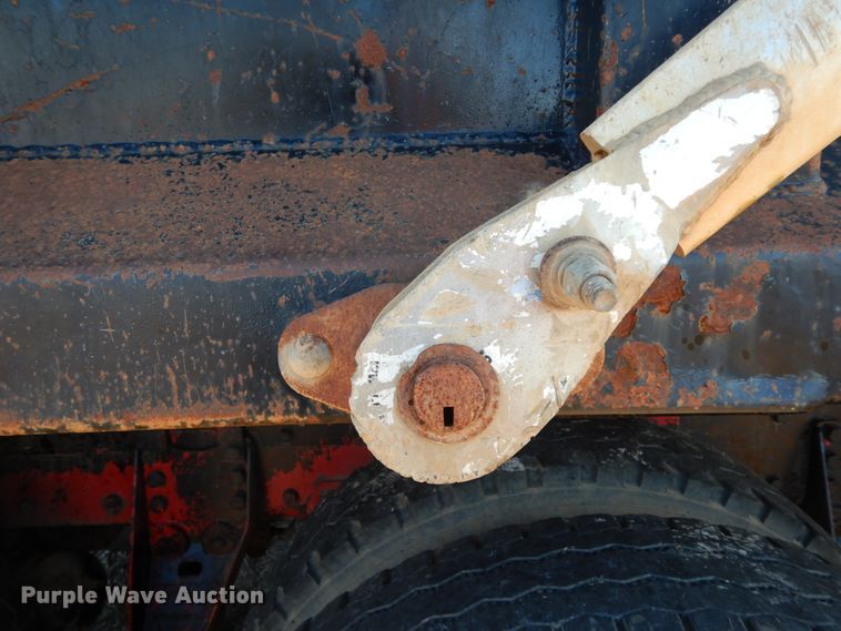 image for item DI8648 2001 Kenworth T800  dump truck