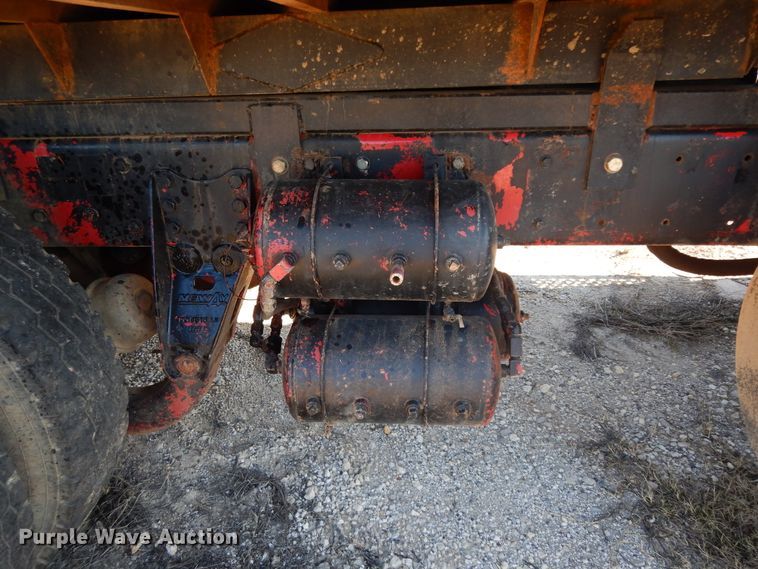 image for item DI8648 2001 Kenworth T800  dump truck