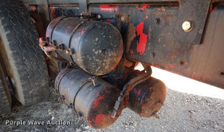 image for item DI8648 2001 Kenworth T800  dump truck