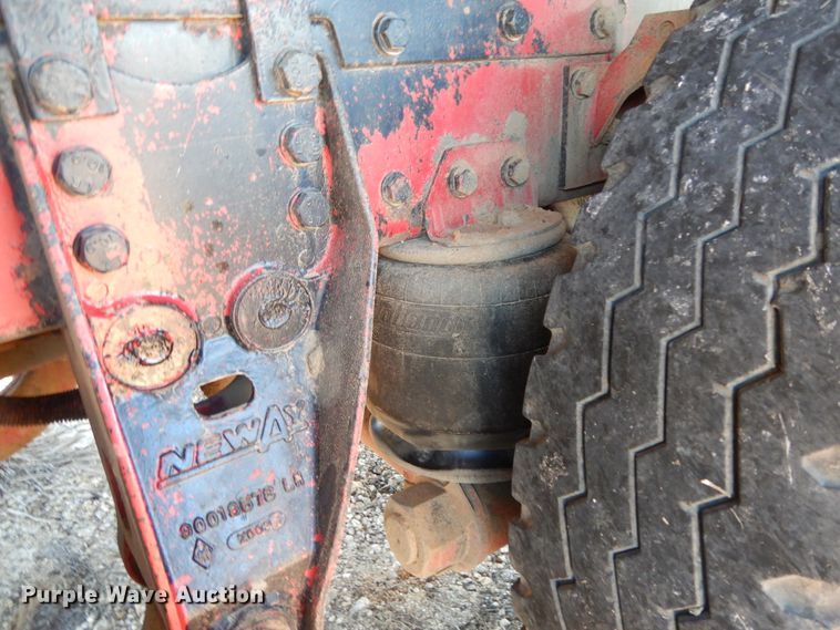 image for item DI8648 2001 Kenworth T800  dump truck