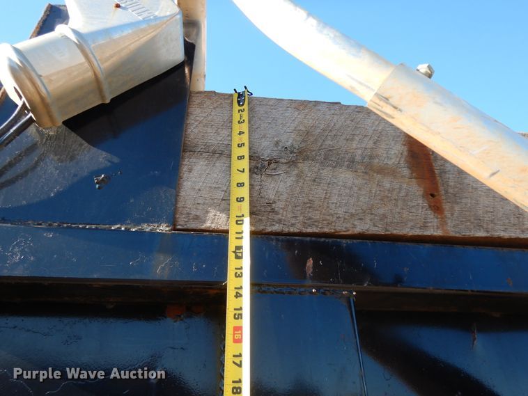 image for item DI8648 2001 Kenworth T800  dump truck