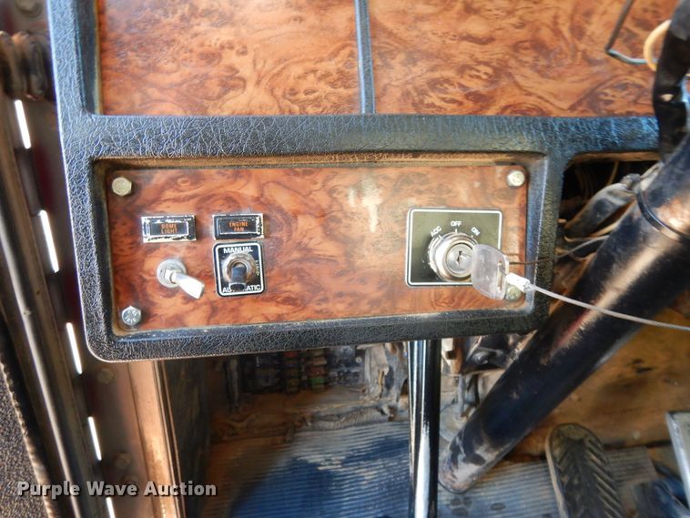 image for item DI8648 2001 Kenworth T800  dump truck