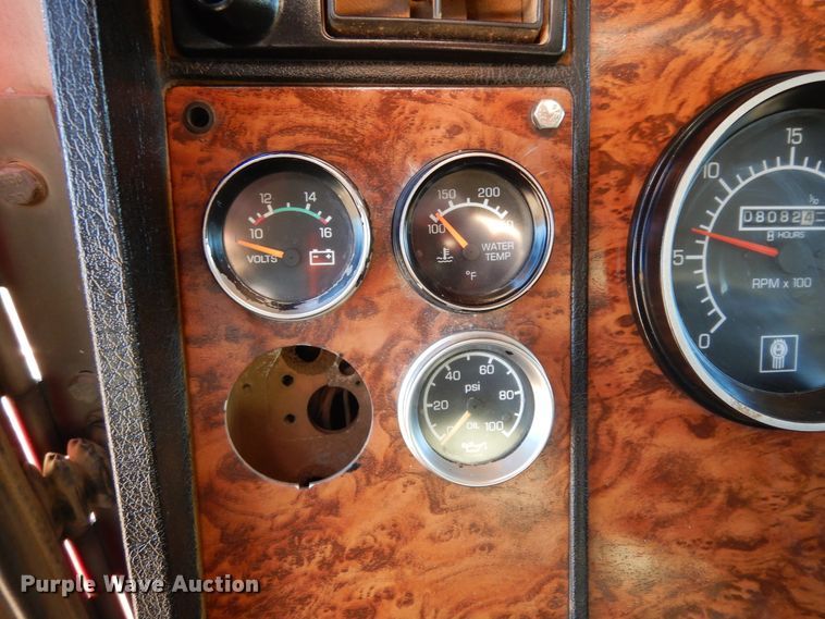 image for item DI8648 2001 Kenworth T800  dump truck