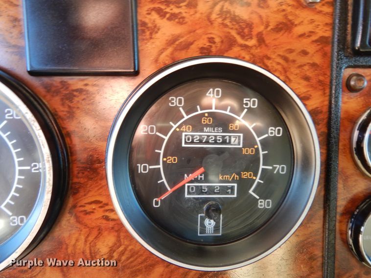 image for item DI8648 2001 Kenworth T800  dump truck