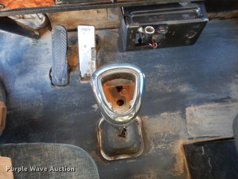 image for item DI8648 2001 Kenworth T800  dump truck