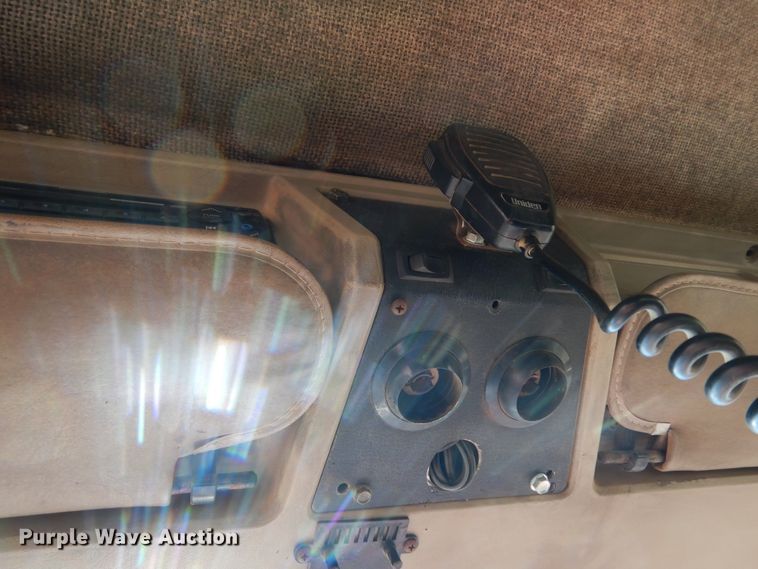 image for item DI8648 2001 Kenworth T800  dump truck