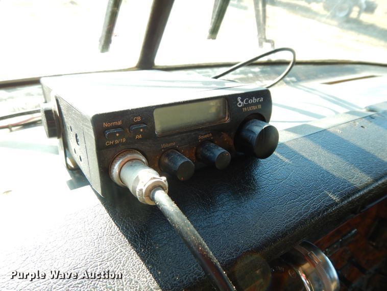 image for item DI8648 2001 Kenworth T800  dump truck