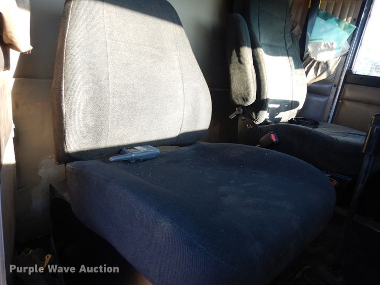 image for item DI8648 2001 Kenworth T800  dump truck