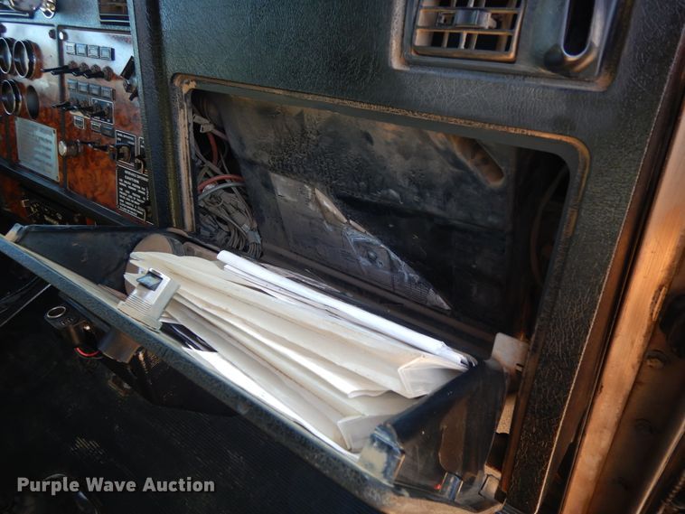 image for item DI8648 2001 Kenworth T800  dump truck