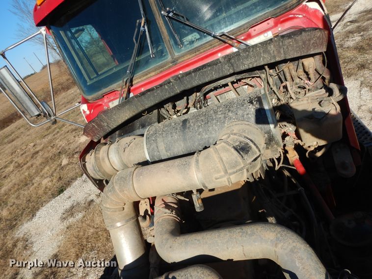 image for item DI8648 2001 Kenworth T800  dump truck