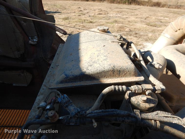 image for item DI8648 2001 Kenworth T800  dump truck