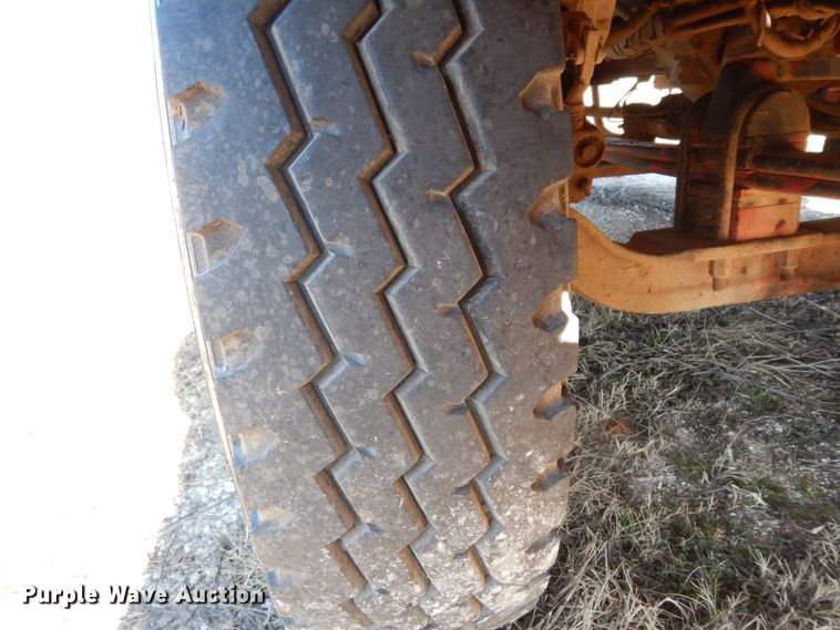 image for item DI8648 2001 Kenworth T800  dump truck