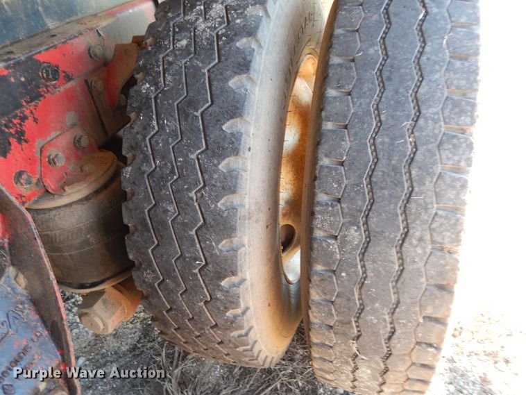 image for item DI8648 2001 Kenworth T800  dump truck