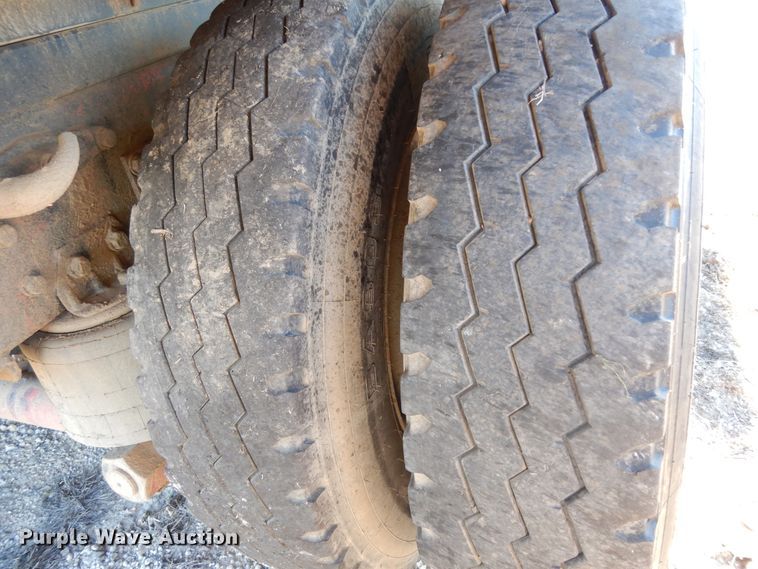 image for item DI8648 2001 Kenworth T800  dump truck