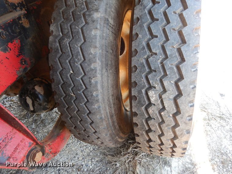 image for item DI8648 2001 Kenworth T800  dump truck