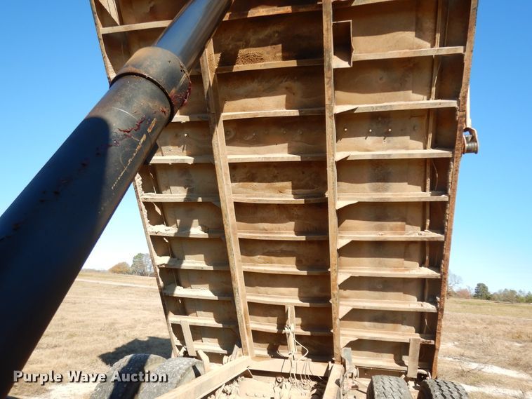 image for item DI8648 2001 Kenworth T800  dump truck