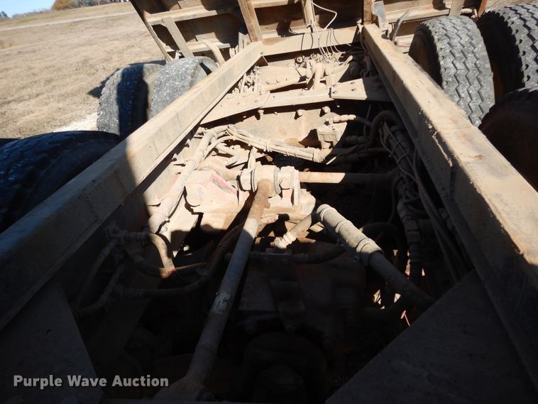 image for item DI8648 2001 Kenworth T800  dump truck