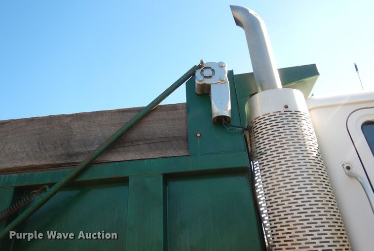 image for item DI8649 2002 Mack CH613  dump truck