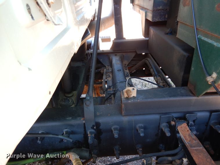 image for item DI8649 2002 Mack CH613  dump truck