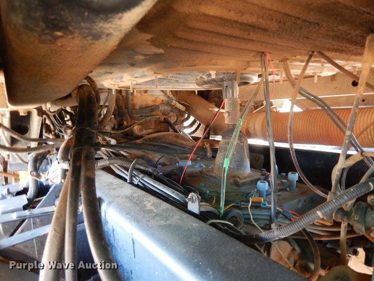 image for item DI8649 2002 Mack CH613  dump truck