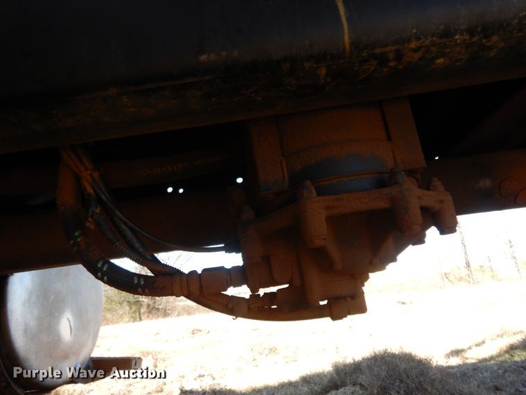 image for item DI8649 2002 Mack CH613  dump truck