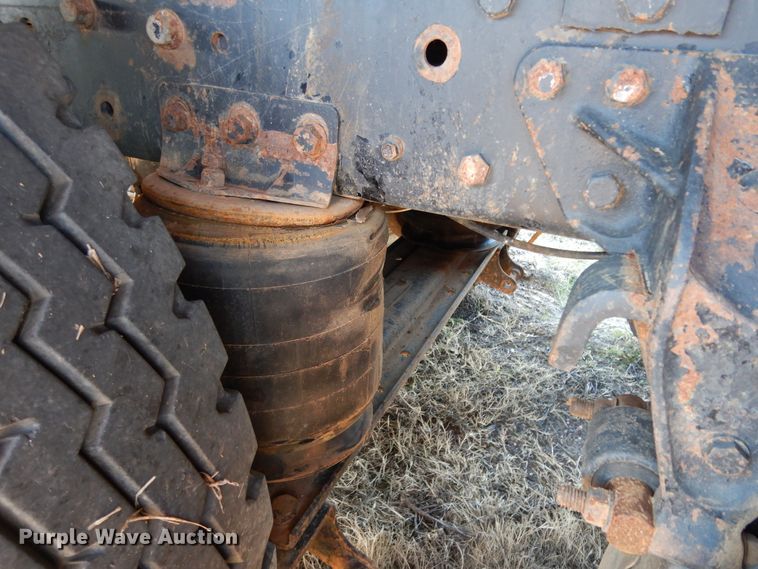 image for item DI8649 2002 Mack CH613  dump truck