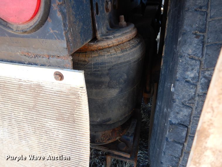 image for item DI8649 2002 Mack CH613  dump truck