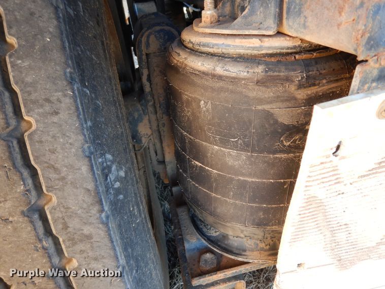 image for item DI8649 2002 Mack CH613  dump truck