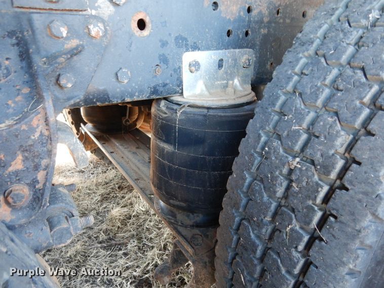 image for item DI8649 2002 Mack CH613  dump truck