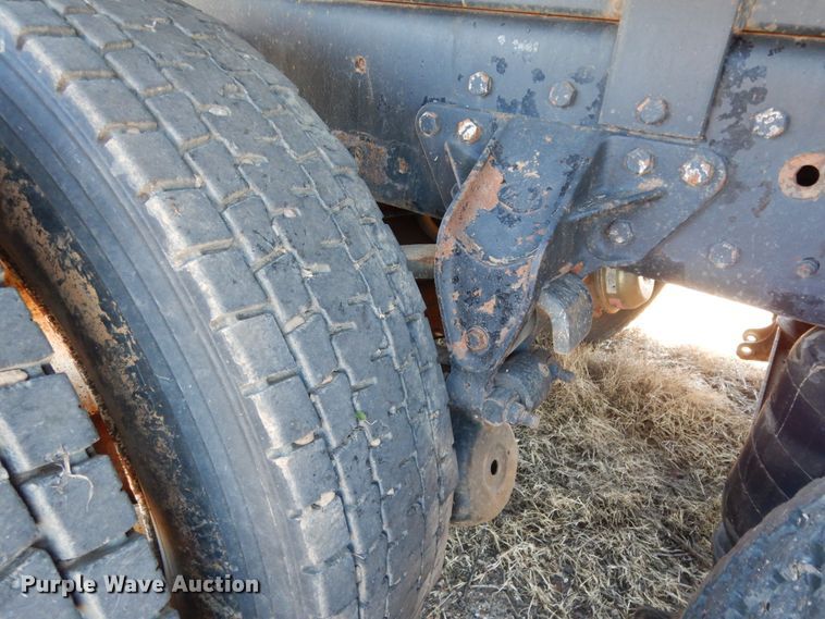 image for item DI8649 2002 Mack CH613  dump truck