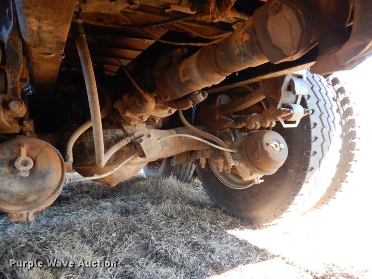 image for item DI8649 2002 Mack CH613  dump truck