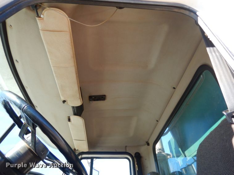 image for item DI8649 2002 Mack CH613  dump truck