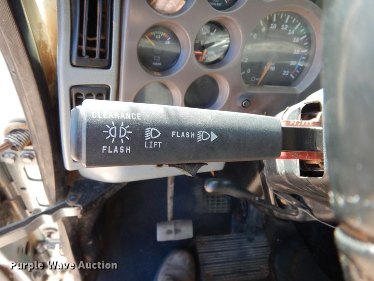 image for item DI8649 2002 Mack CH613  dump truck