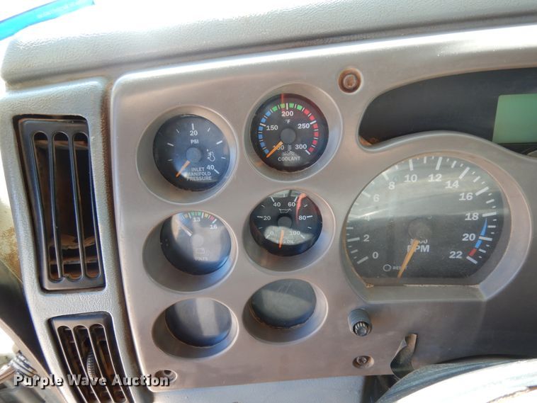 image for item DI8649 2002 Mack CH613  dump truck