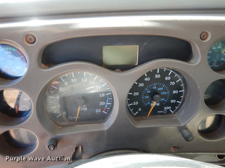 image for item DI8649 2002 Mack CH613  dump truck