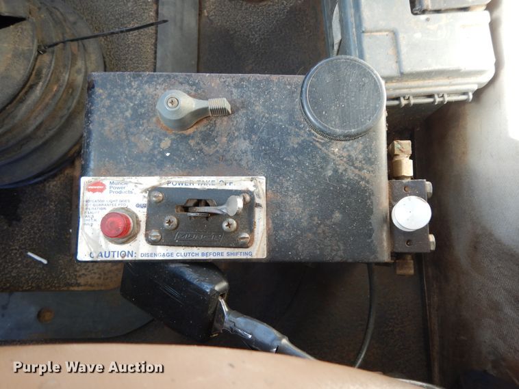 image for item DI8649 2002 Mack CH613  dump truck