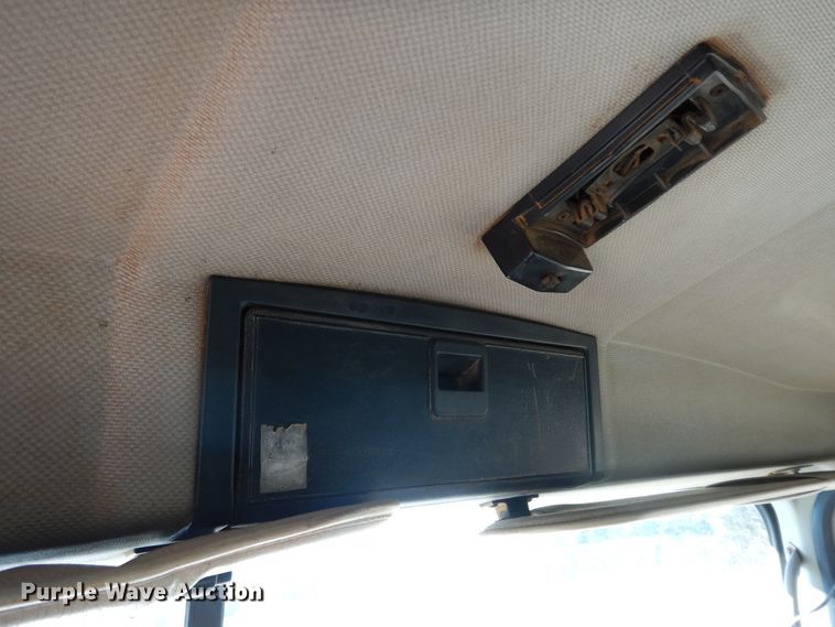 image for item DI8649 2002 Mack CH613  dump truck