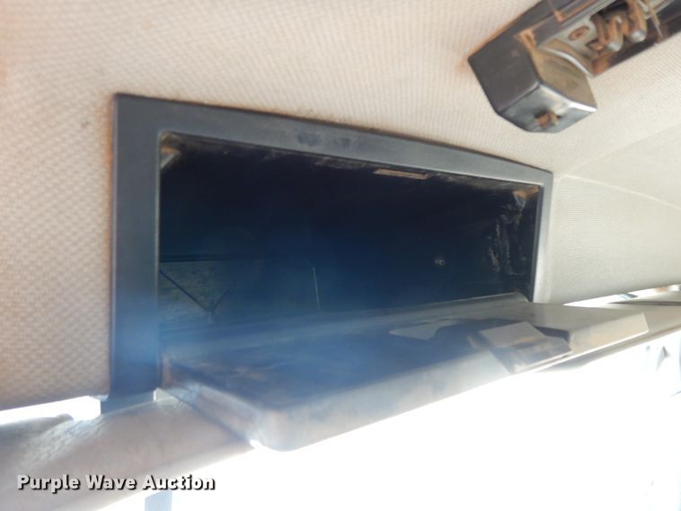 image for item DI8649 2002 Mack CH613  dump truck