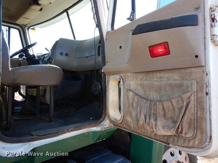 image for item DI8649 2002 Mack CH613  dump truck