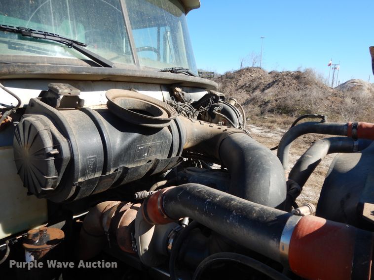 image for item DI8649 2002 Mack CH613  dump truck