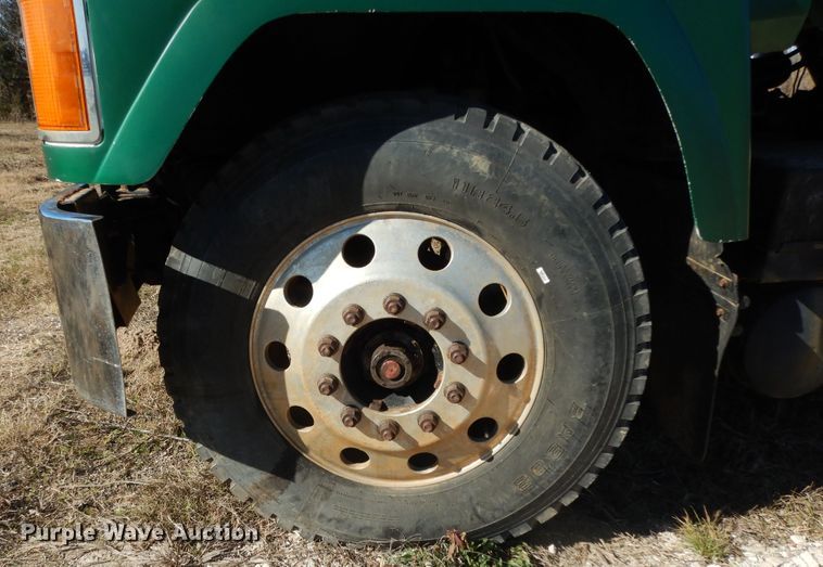 image for item DI8649 2002 Mack CH613  dump truck