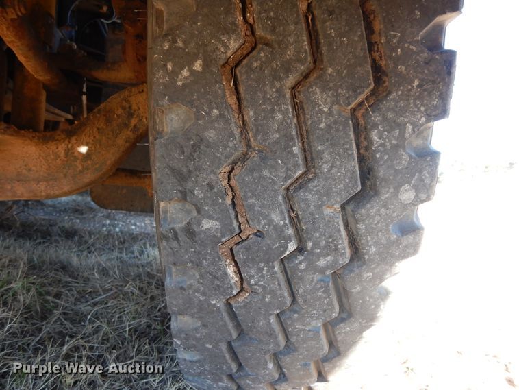 image for item DI8649 2002 Mack CH613  dump truck