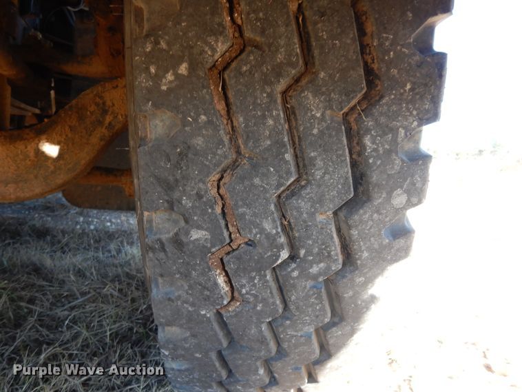 image for item DI8649 2002 Mack CH613  dump truck