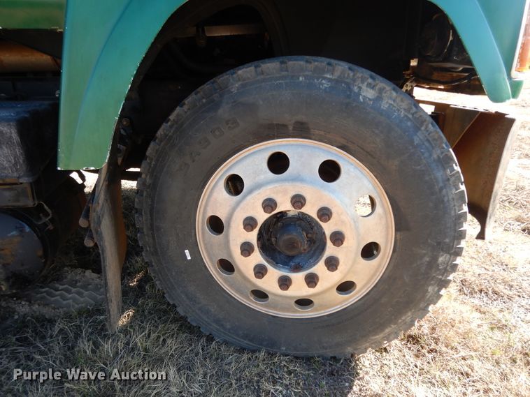 image for item DI8649 2002 Mack CH613  dump truck