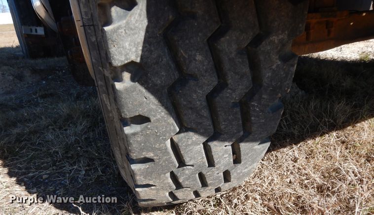 image for item DI8649 2002 Mack CH613  dump truck