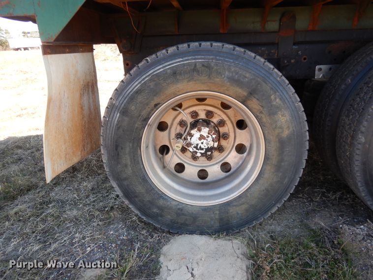 image for item DI8649 2002 Mack CH613  dump truck