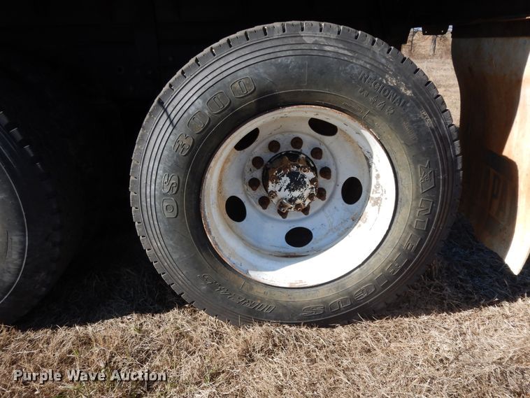 image for item DI8649 2002 Mack CH613  dump truck